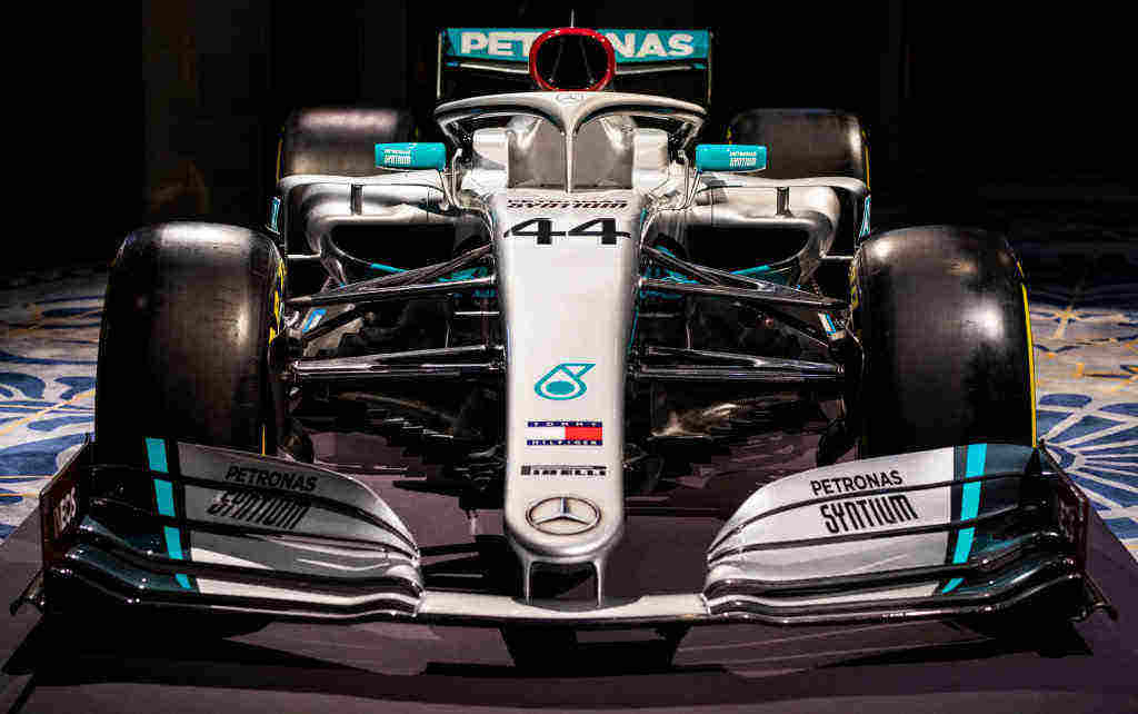 Formula Mercedes sa prednje strane
